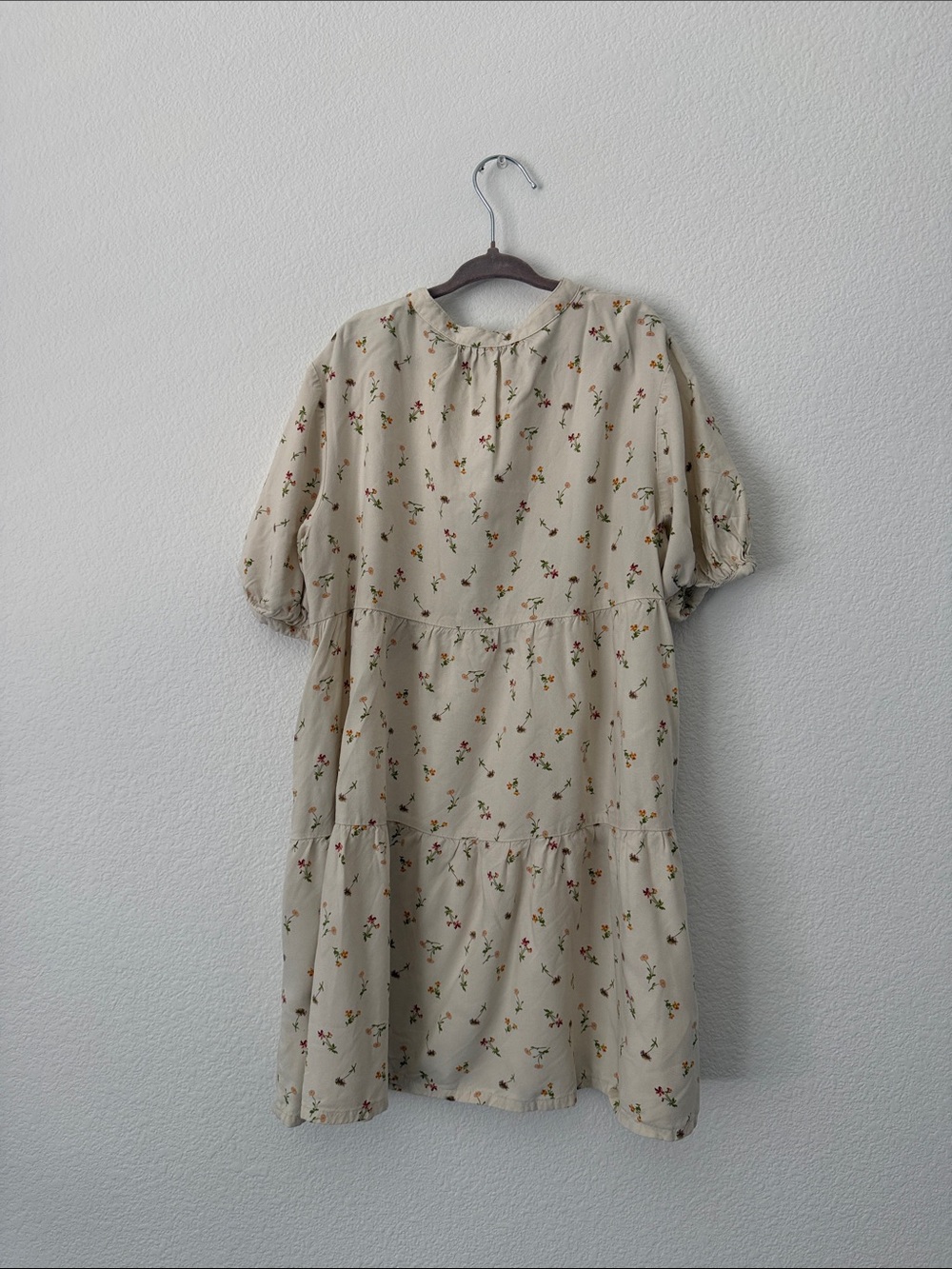 Uniqlo Kids Cream Floral Tiered Button-Front Dress - Picture 2 of 3